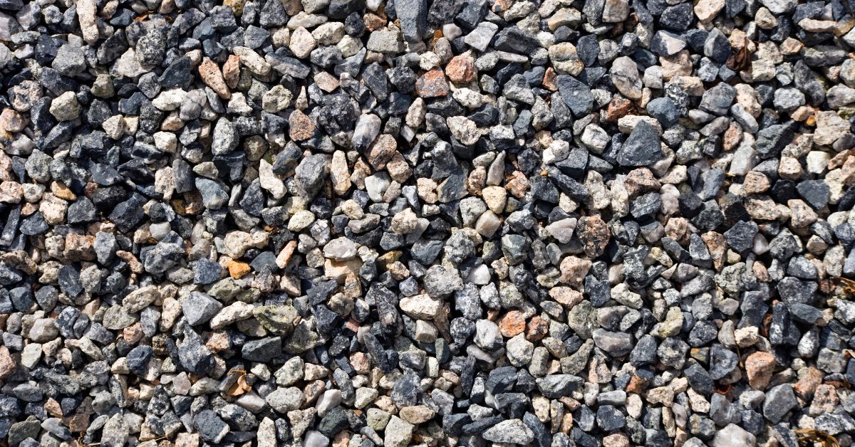 Farvede granitskærver